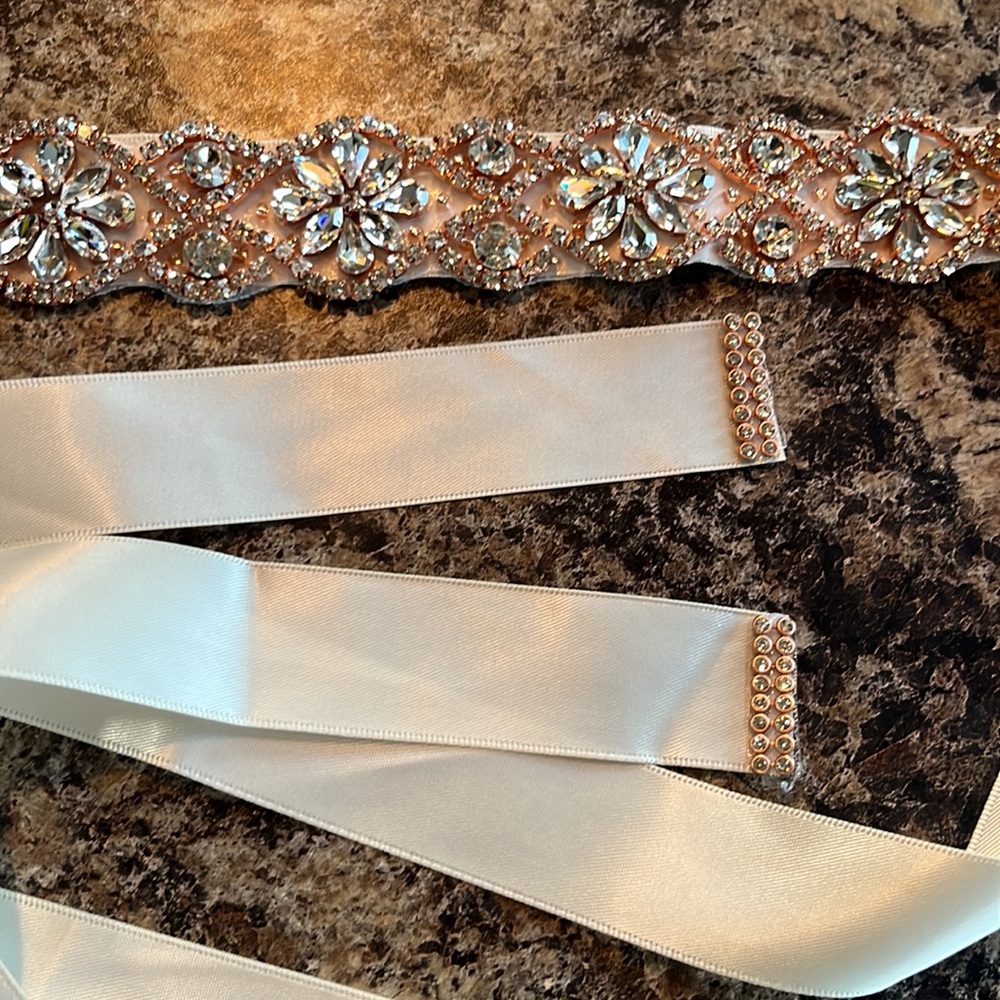 Rhinestones With Rosegold Wedding Belt - Picture 4 of 5